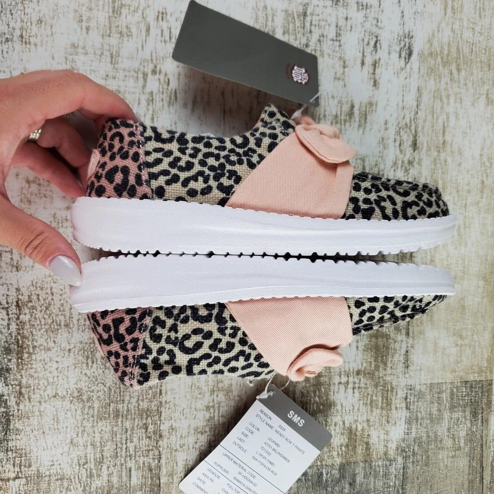 HEY DUDE Wendy Bow Print Kids Loafer Shoes Sz 13 C13 Leopard White Round Toe